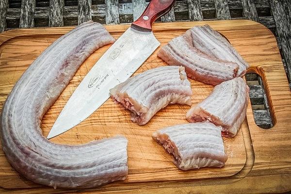 Nằm mơ ăn thịt rắn đánh con gì | Giải mã giấc mơ thấy ăn thịt rắn với các điềm báo chi tiết nhất!